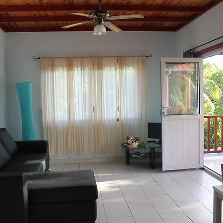 Green Blue Beach House Baie Lazare  Exterior photo